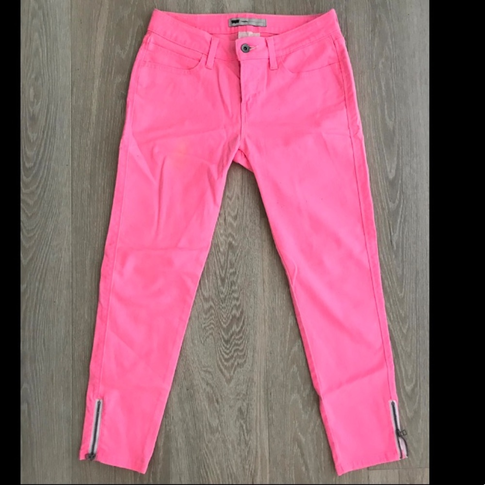 Levi’s Legging Pink Jeans “size wide 28”